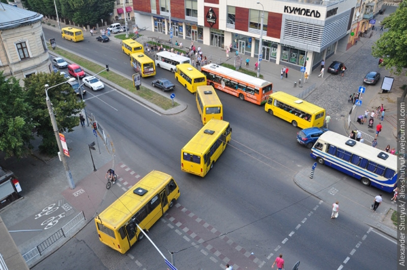 автобусі Львова